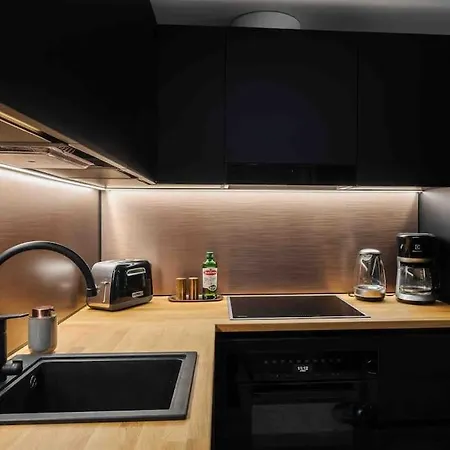 Sari's Luxury In The Center Апартаменты *