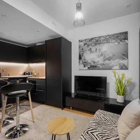 Апартаменты Sari's Luxury In The Center *