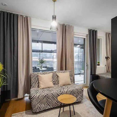 Sari's Luxury In The Center Апартаменты *